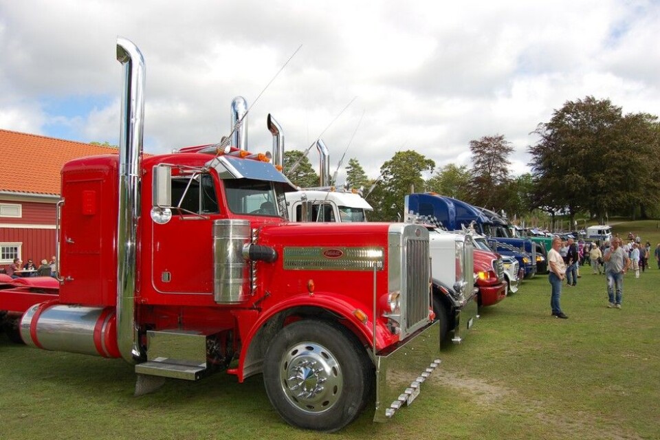 Nostalgitreff i Halden 2015US Trucks på rekke og radFoto: Knut Skallerud