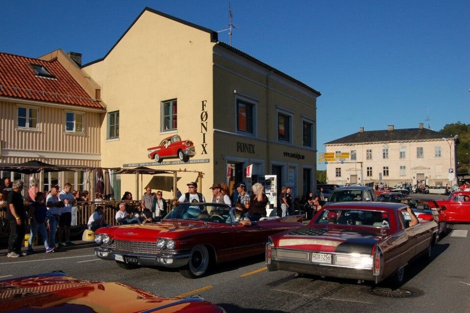 Nostalgitreff i Halden 2015Cruising utenfor Fønix i Halden Foto: Knut Skallerud