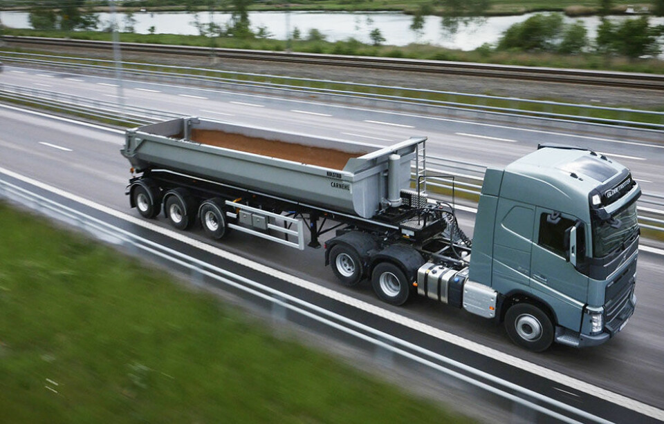 Volvo lanserer tandem akselløftTandem akselløft er laget for tungtransport som har last den ene veien og kjører tomme tilbake. Noen eksempler på dette er tømmertransport, en del anleggskjøring og bulktransport.