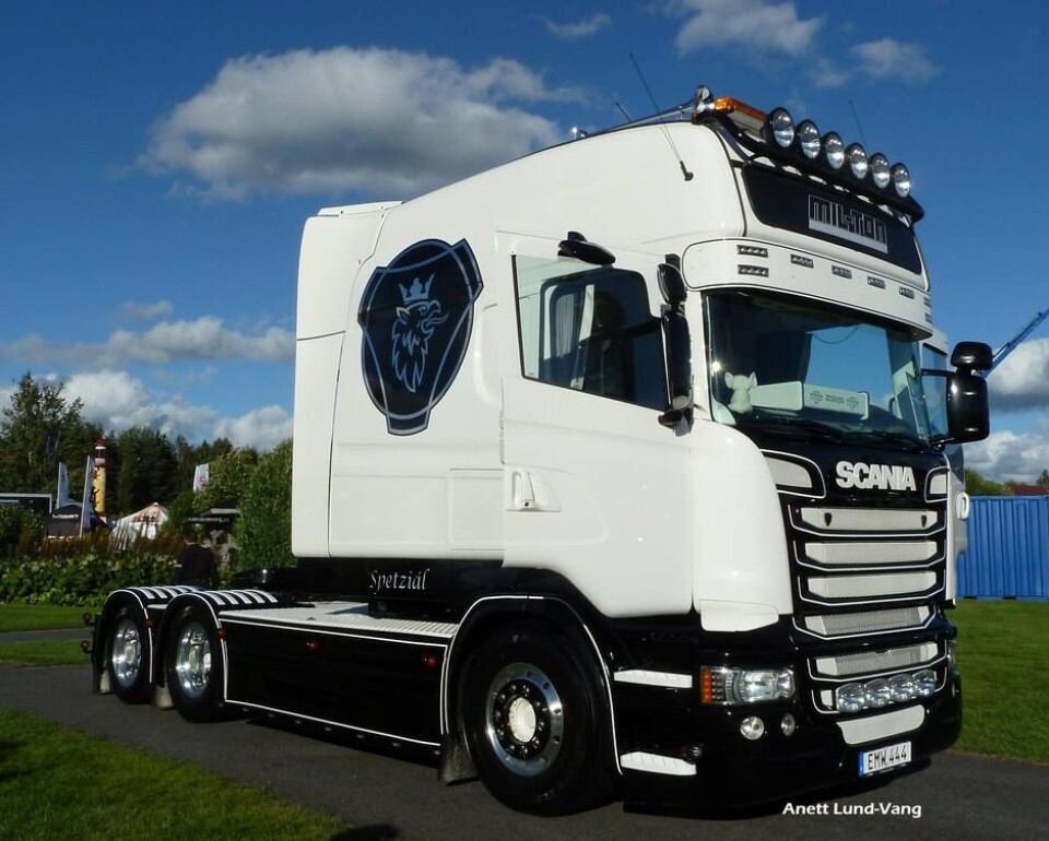 Power Truck Show FinlandPuffens Special & Kranstransport Ab, Sverige