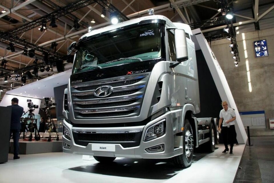 Denne er derimot ikke liten. Hyundais største trekkvogn. Om den skal selges i Europa?  Det jaet vi fikk virket litt nølende og ikke veldig overbevisende.Foto: Jon Winding-Sørensen