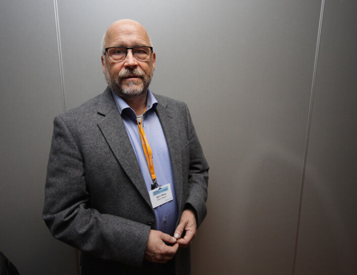 Sentralisert dokumentgodkjenning<br>Senioringeniør Bjørn Inge Olberg ved kontor for kjøretøygodkjenning og registrering i Statens vegvesen. Foto: Brede Høgseth Wardrum<br> Sentralisert dokumentgodkjenning<br>Senioringeniør Bjørn Inge Olberg ved kontor for kjøretøygodkjenning og registrering i Statens vegvesen. Foto: Brede Høgseth Wardrum<br>