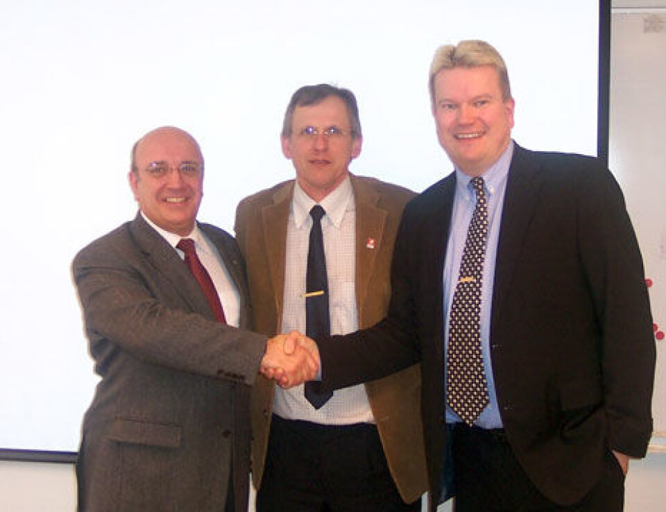 Fra venstre: Europasjef Noel Reculet i Renault Trucks SA, adm. direktør Jan Ole Tronstad i Renault Trucks Norge AS og konsernsjef Per Gunnar Strømberg Rasmussen i Strømberg gruppen.Fra venstre: Europasjef Noel Reculet i Renault Trucks SA, adm. direktør Jan Ole Tronstad i Renault Trucks Norge AS og konsernsjef Per Gunnar Strømberg Rasmussen i Strømberg gruppen. Fra venstre: Europasjef Noel Reculet i Renault Trucks SA, adm. direktør Jan Ole Tronstad i Renault Trucks Norge AS og konsernsjef Per Gunnar Strømberg Rasmussen i Strømberg gruppen.Fra venstre: Europasjef Noel Reculet i Renault Trucks SA, adm. direktør Jan Ole Tronstad i Renault Trucks Norge AS og konsernsjef Per Gunnar Strømberg Rasmussen i Strømberg gruppen.