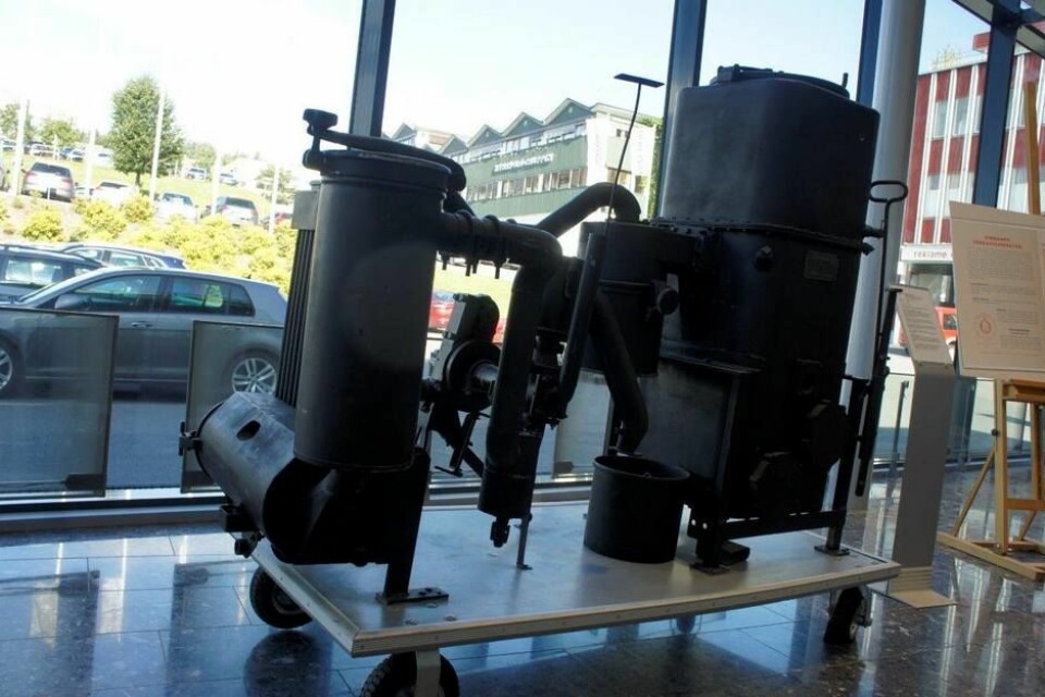 Møllers egen statiske Strømmen-generator stammer egentlig fra en trakor.Foto: Jon Winding-Sørensen