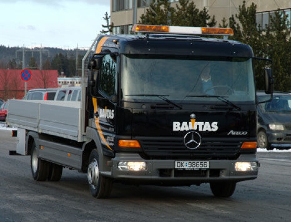 Etter en kort opplæringsseanse satte Bautas-sjåførene seg inn i hver sin bil med kurs for blant annet Bergen, Trondheim, Sandnes, Rygge og Tønsberg.Etter en kort opplæringsseanse satte Bautas-sjåførene seg inn i hver sin bil med kurs for blant annet Bergen, Trondheim, Sandnes, Rygge og Tønsberg. Etter en kort opplæringsseanse satte Bautas-sjåførene seg inn i hver sin bil med kurs for blant annet Bergen, Trondheim, Sandnes, Rygge og Tønsberg.Etter en kort opplæringsseanse satte Bautas-sjåførene seg inn i hver sin bil med kurs for blant annet Bergen, Trondheim, Sandnes, Rygge og Tønsberg.