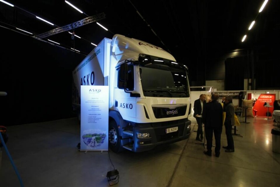 Asko viste frem sin landskjente elektriske lastebil fra nederlandske Emoss, og fortalte at de vil bestille flere elektriske lastebiler så snart de store produsentene lanserer sine produkter.