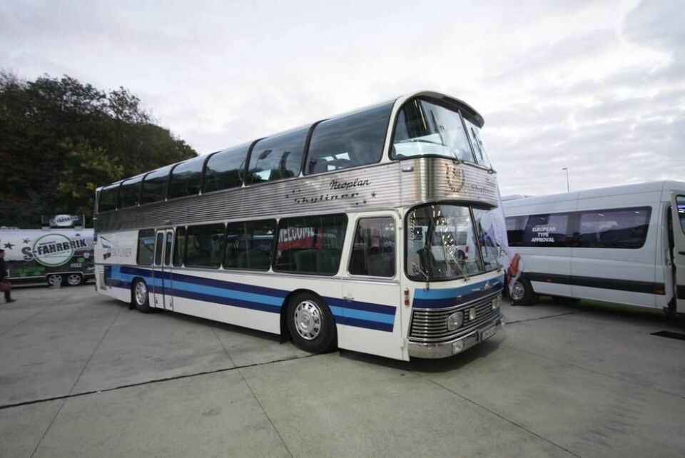 Gjensyn med gamle gode busser er alltid trivelig. Her en Neoplan Skyliner. Foto: Brede Høgseth Wardrum