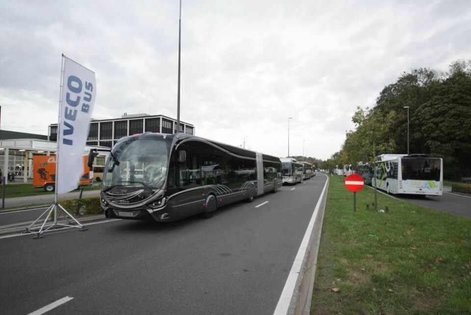 Iveco ønsker velkommen utenfor Kortrijk Expo. Foto: Brede Høgseth Wardrum