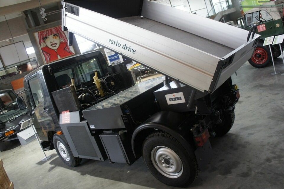 Unimog museetDen første diesel-hybriden fra Mercedes. Et eksperiment fra 1966 bygget på en UX 100. Vario-Drive kalte de den. Foto: Jon Winding-Sørensen