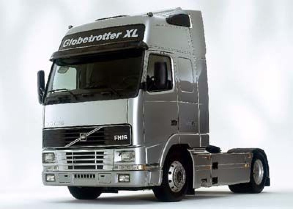 Volvo FH16 versjon 1 fra årene 1995 til 2000 skal inn for kontroll av styringen, men mange av disse bilene er videresolgt, eksportert eller hugget. Nå håper Volvo-importøren at eventuelle eiere tar kontakt. Begge foto: VolvoVolvo FH16 versjon 1 fra årene 1995 til 2000 skal inn for kontroll av styringen, men mange av disse bilene er videresolgt, eksportert eller hugget. Nå håper Volvo-importøren at eventuelle eiere tar kontakt. Begge foto: Volvo