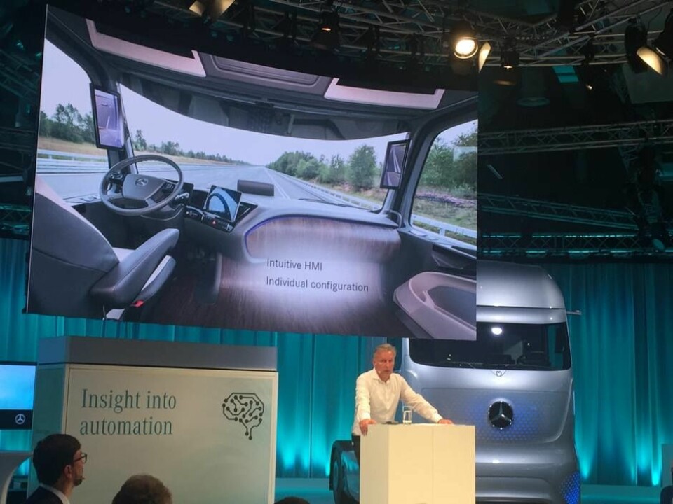 Sjefen for Mercedes-Benz Trucks, Stefan Buchner, ga noen drypp under arrangementet Daimler FutureLab om hva som kommer fremover. Autonom kjøring på nivå 2 i neste generasjon lastebil var blant det mer konkrete.