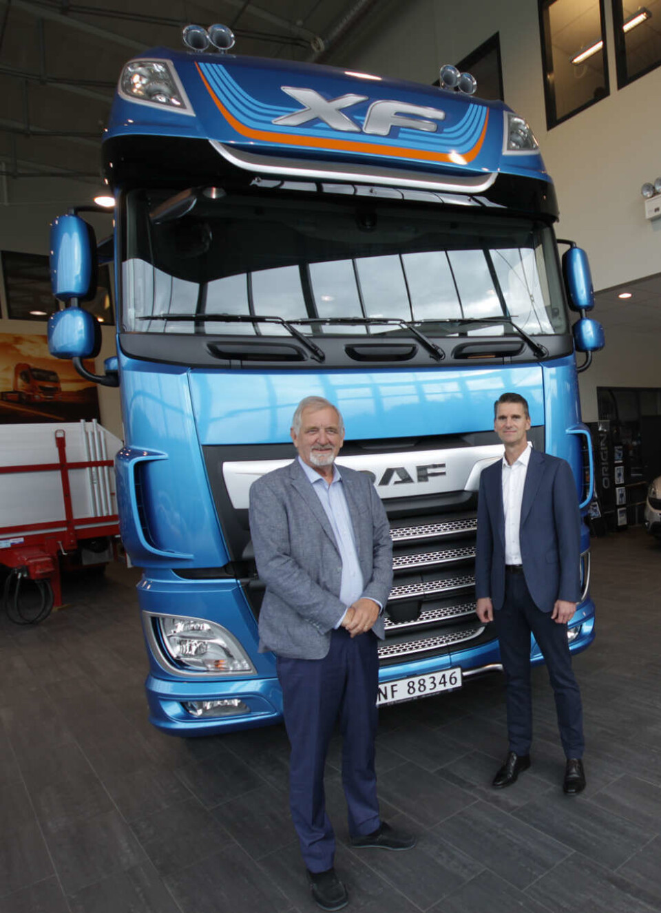 DAF kujisPLANLEGGER FOR VEKST: Lasse Andersen (t.v.), daglig leder og eier av E18 Truckcenter, hadde nylig besøk av Michiel Kuijs som er ansvarlig for DAF i markedene i Nord-Vest Europa. Foto: Brede Høgseth Wardrum