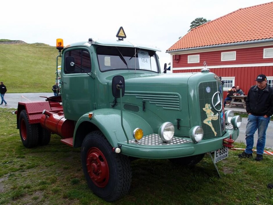 Grensetreffet 2019Mercedes Benz 325 LS 4x4 1956, Trond Dahl, EidsvollHer et bilde av bilens høyre side.