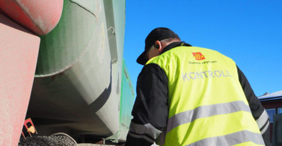 27 sjåfører og ett transportselskap anmeldt for brudd på kjøre- og hviletid