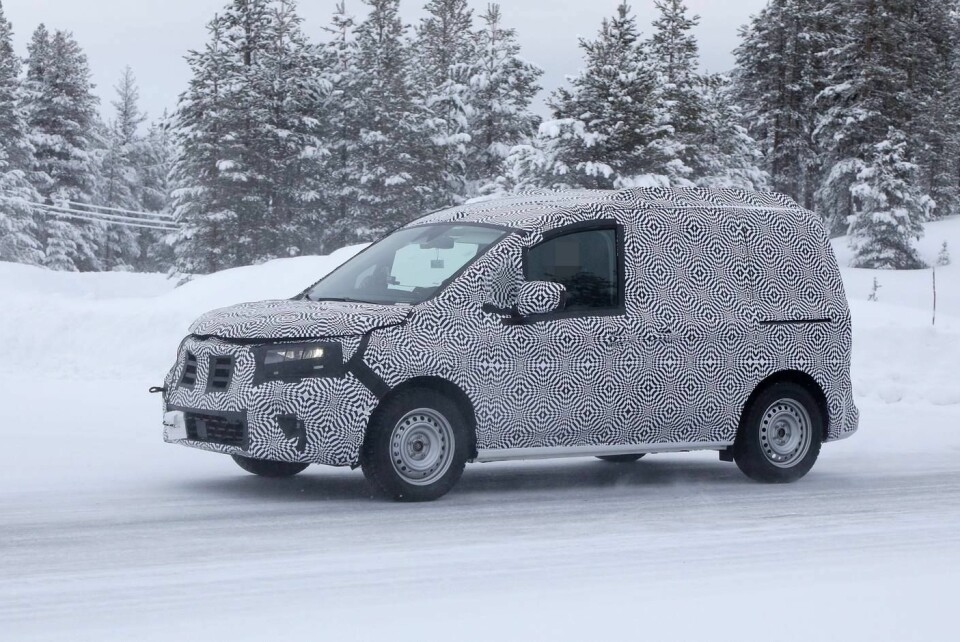 Ny generasjon Renault Kangoo på gang. Fotografert under vintertesting i Nord-Sverige i februar 2020. Foto: S. Baldauf/SB-Medien