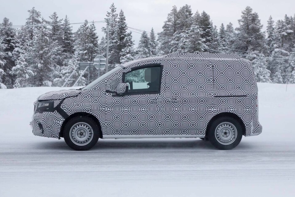 Ny generasjon Renault Kangoo på gang. Fotografert under vintertesting i Nord-Sverige i februar 2020. Foto: S. Baldauf/SB-Medien
