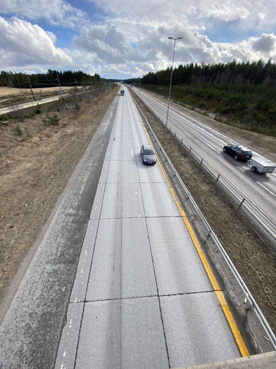 Det er et omfattende arbeid som skal gjøres når betongdekket skal skiftes ut og erstattes med ny vei med asfaltdekke. (Foto: Per Kollstad/Statens vegvesen)