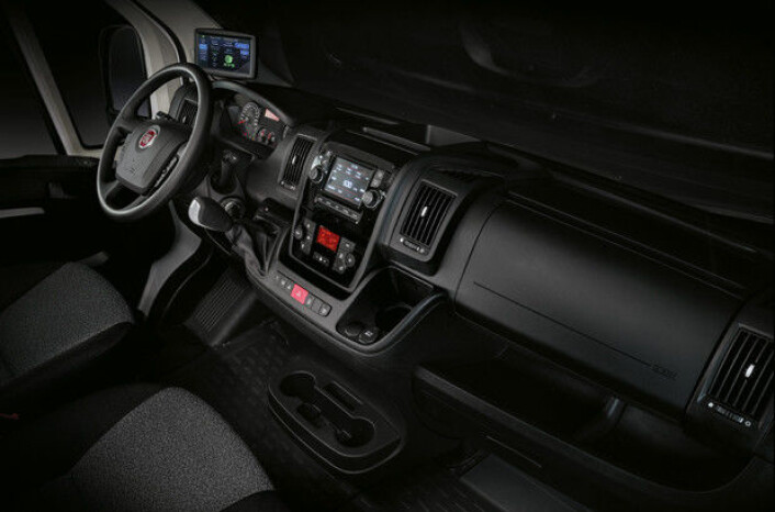 Fiat e-Ducato<br>FØRSTE TITT: Dette er det første bildet Fiat offentliggjør av interiøret i nye E-Ducato. <br> Fiat e-Ducato<br>FØRSTE TITT: Dette er det første bildet Fiat offentliggjør av interiøret i nye E-Ducato. <br>