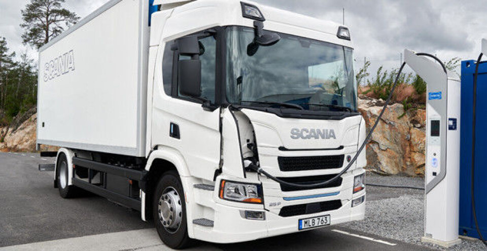 Nå trykker Scania på den store strømbryteren