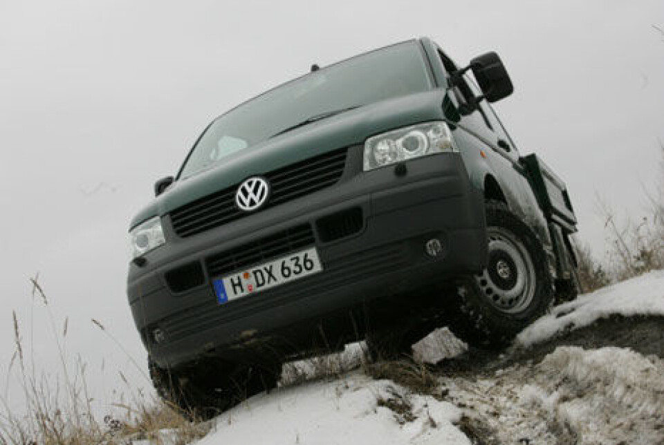 Transporter Offroad tar seg frem der andre stopper Transporter Offroad tar seg frem der andre stopper