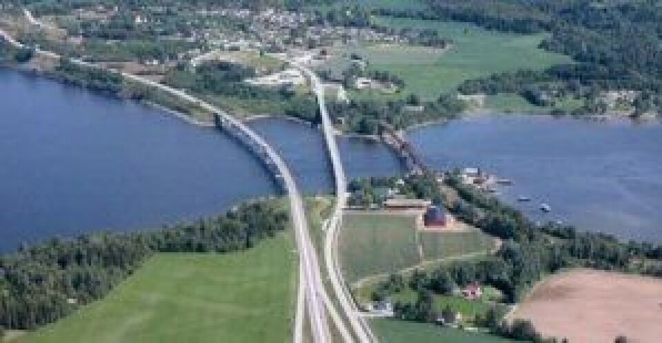 Minnesund bru stengt fram til juli 2011