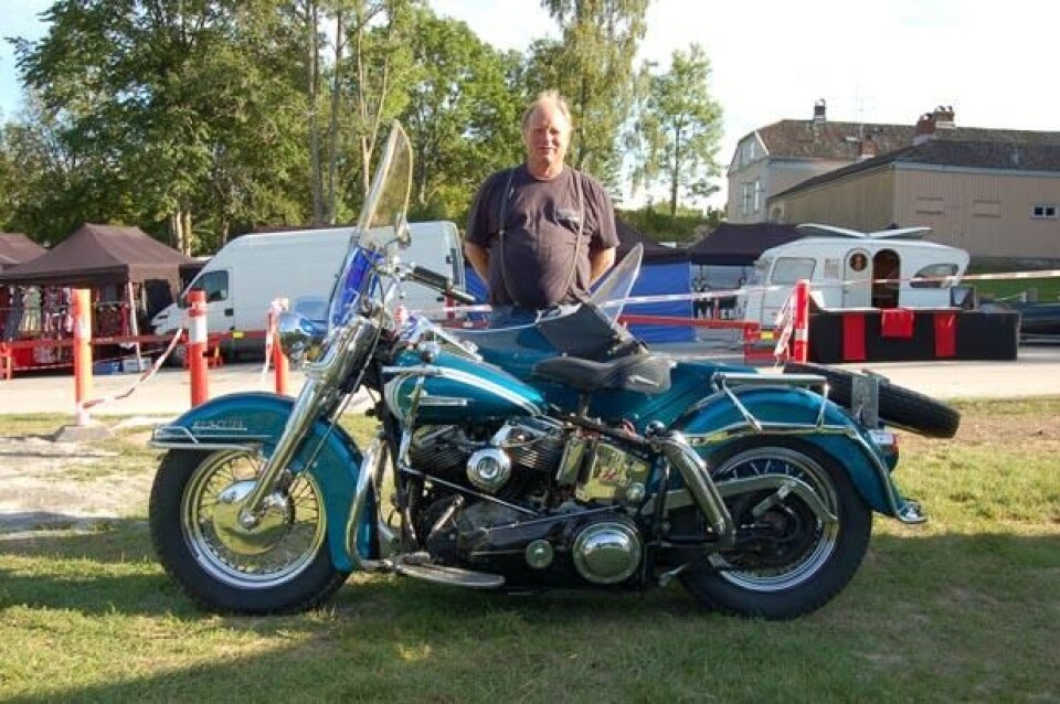 Grensetreffet 2010Ole Petter Fuglevik med sin Harley Davidson Duoglide 1961 som han har hatt i 17 år. 2. plass i MC/Mopedklassen.Foto: Knut Skallerud