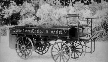 Første Daimler Lastebil fra 1896. Første Daimler Lastebil fra 1896.