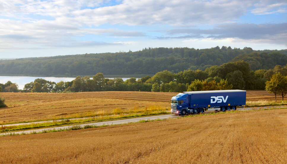 «Manko på sjåfører i Norge og Europa, kombinert med høy etterspørsel, fører til økte kostnader på veitransporter», skriver DSV Road i et prisjusteringsvarsel.