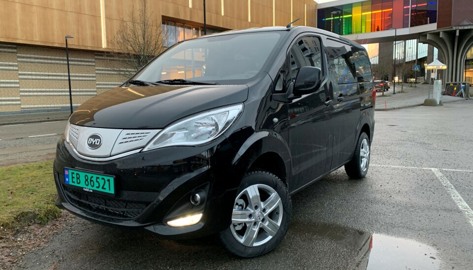 BYD T3. BYD T3.
