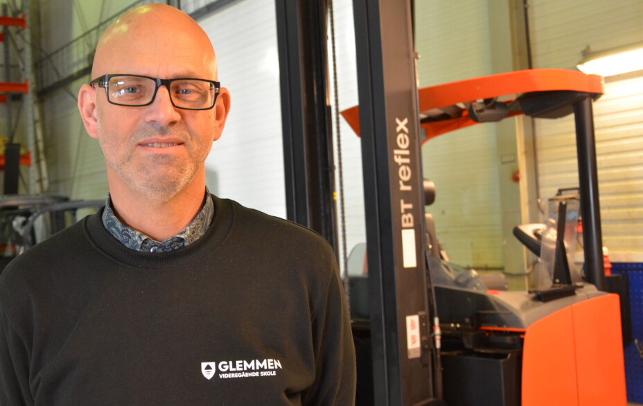 Frank Andersen er ansvarlig for bransjelære ved den nystartede linjen Transport og logistikk VG2 ved Glemmen videregående skole i Fredrikstad, og ansvarlig for YFF (Yrkesfaglig fordypning) på VG1. Frank Andersen er ansvarlig for bransjelære ved den nystartede linjen Transport og logistikk VG2 ved Glemmen videregående skole i Fredrikstad, og ansvarlig for YFF (Yrkesfaglig fordypning) på VG1.