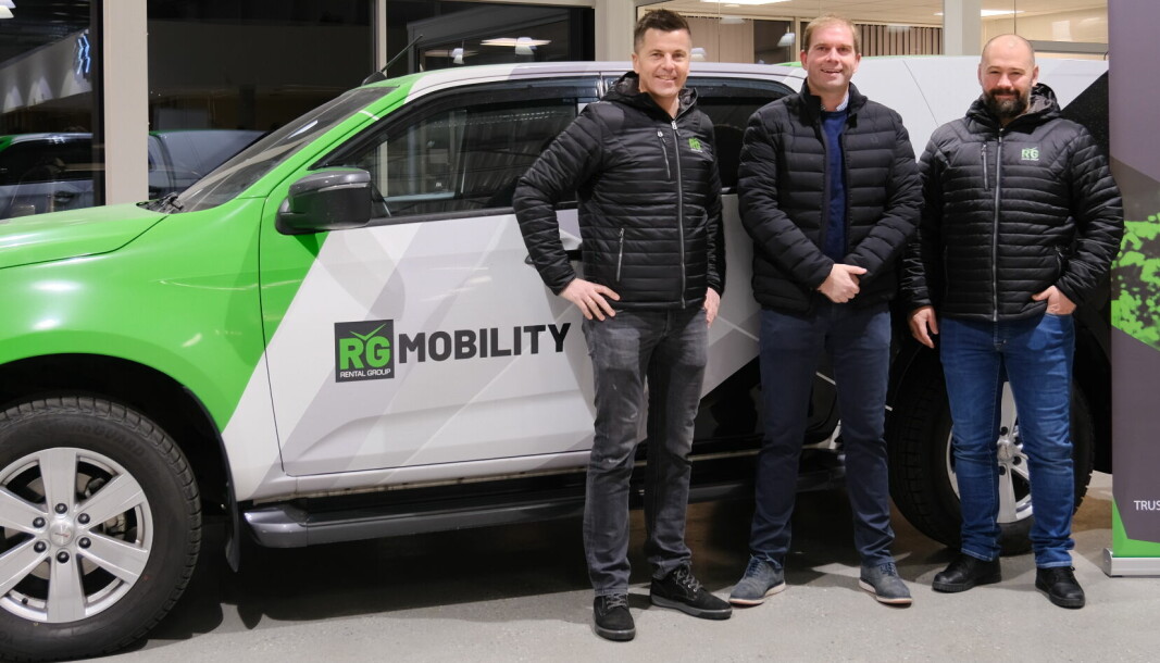 Bernt Andre Engøy, daglig leder i Rental Group Mobility, Steinar Dokken, salgssjef i Isuzu Norge og Lars Hæhre, administrerende direktør i Rental Group.