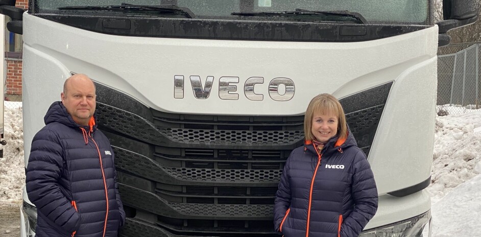 Frode Bjørkli, salgssjef, og Helene Norman-Dupuy, country manager for Iveco Norge, opplever at merket har medgangsvind i Norge for tiden.