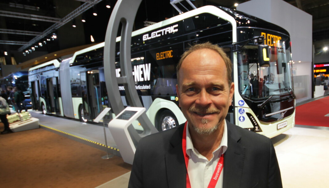Volvo Norge får i 2022 en el-andel i bussmarkedet på 20 prosent, mens totalmarkedet havner rundt 50 prosent. Bussdirektør Svenn-Åge Løkken sier andelen vil øke ytterligere i 2023.