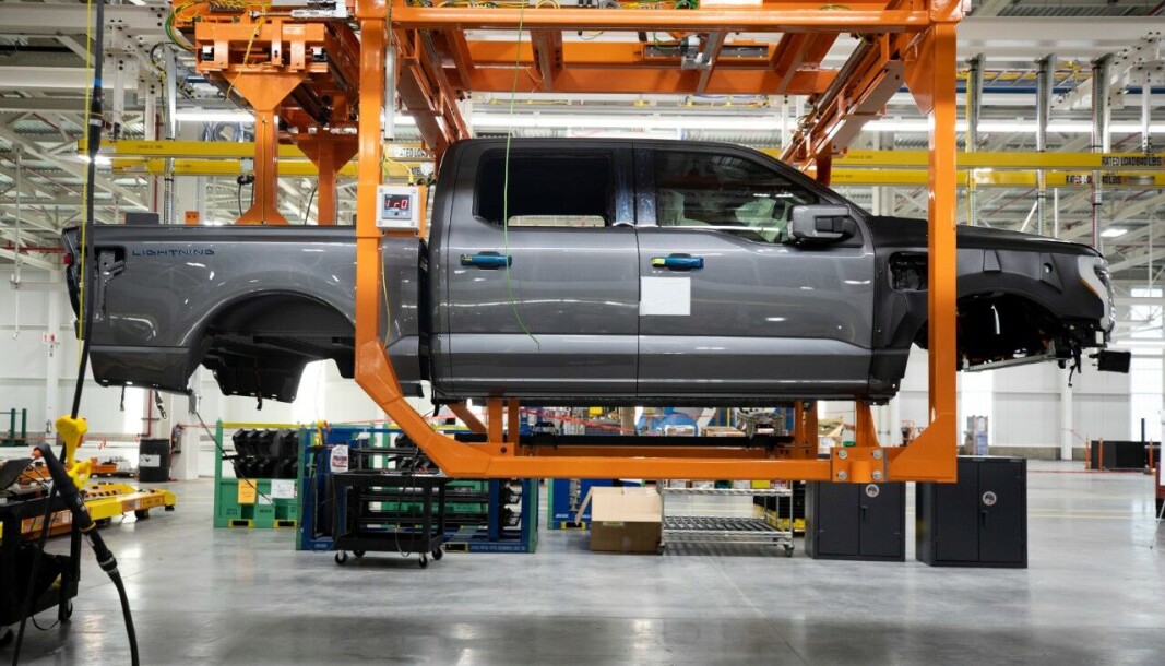 Her produseres elektriske Ford F-150 Lightning ved Rouge Electric Vehicle Center. Her produseres elektriske Ford F-150 Lightning ved Rouge Electric Vehicle Center.