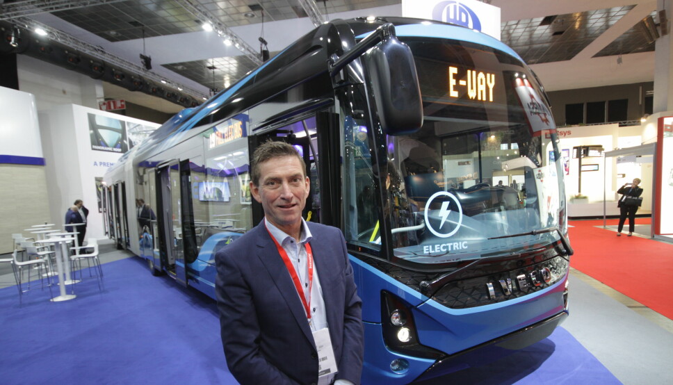 Dagfinn Heitmann, Area Manager for Iveco Bus i Norge og Finland, sier fabrikken jobber med flere elektriske alternativer.