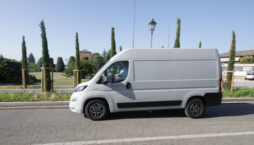 UTGANGSPUNKTET: Bildet viser en Fiat Ducato i dagens utførelse. I 2024 lanserer Toyota sin variant av denne varebilen. UTGANGSPUNKTET: Bildet viser en Fiat Ducato i dagens utførelse. I 2024 lanserer Toyota sin variant av denne varebilen.