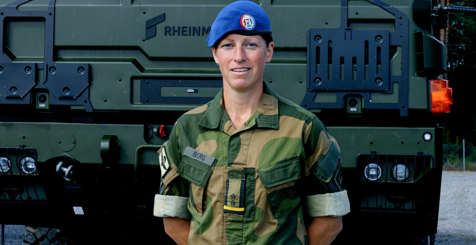 Bataljonssjef Oberstløytnant Nina Sofie Berg foran et av de nye kjøretøyene fra Rheinmetal Man Military Vehicles (RMMV) Bataljonssjef Oberstløytnant Nina Sofie Berg foran et av de nye kjøretøyene fra Rheinmetal Man Military Vehicles (RMMV)