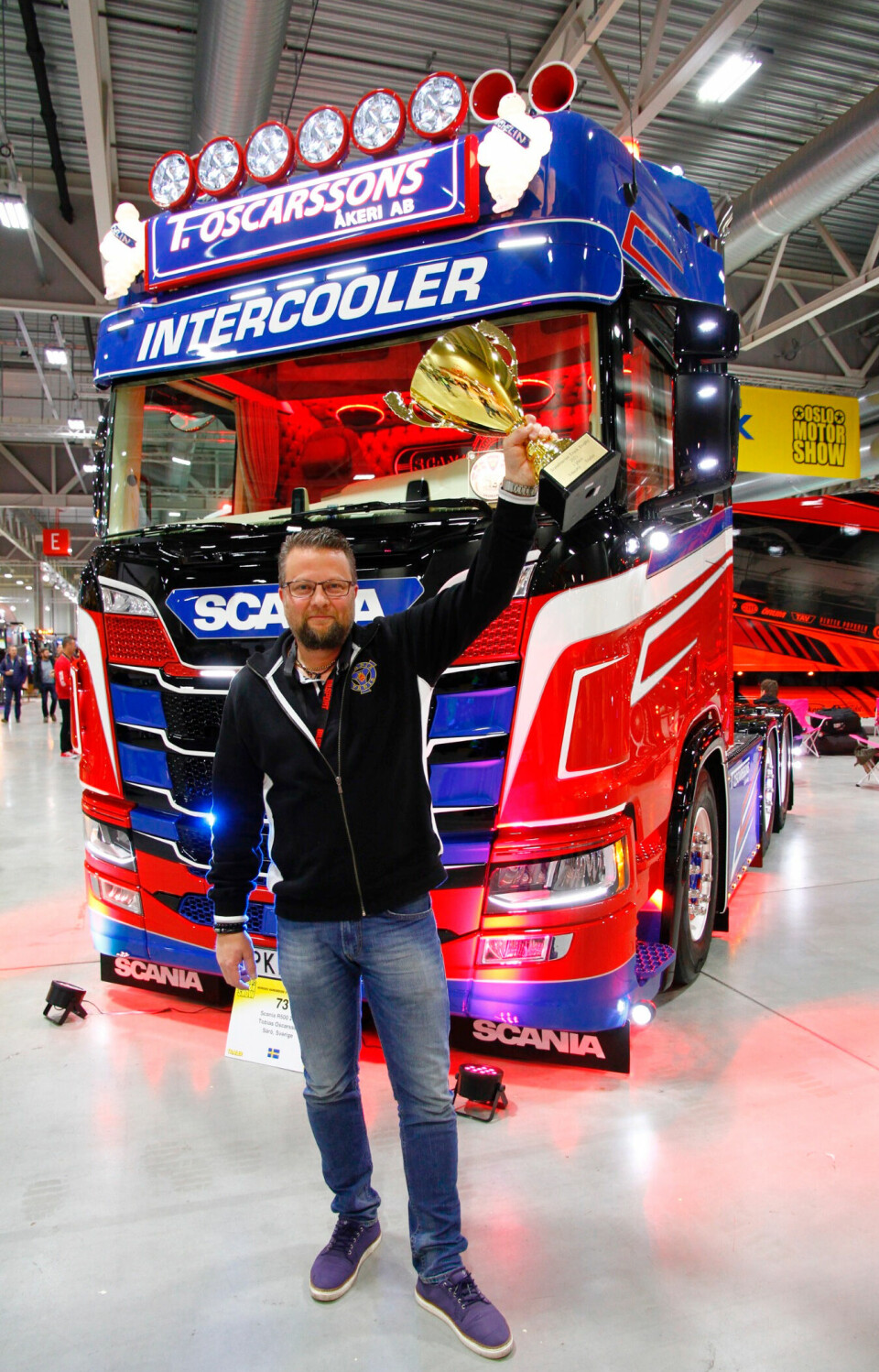 VIL FORSVARE SEG: Tobias Oscarsson er regjerende mester i Scandinavian Truck Trophy med sin Scania R500 trekkvogn, og kommer til Oslo Motor Show for å forsvare æren og tittelen. Foto: Joachim Cruus, Trailer Magazine