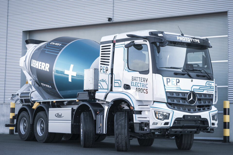 NY: Mercedes-Benz Trucks viser på Bauma frem en prototype på en batterielektrisk Arocs med betongblander.