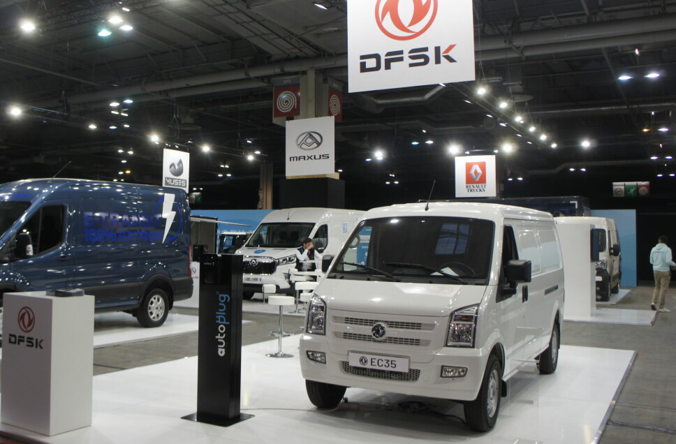 PÅ PLASS I PARIS: Den kinesiske varebilen DFSK EC35.