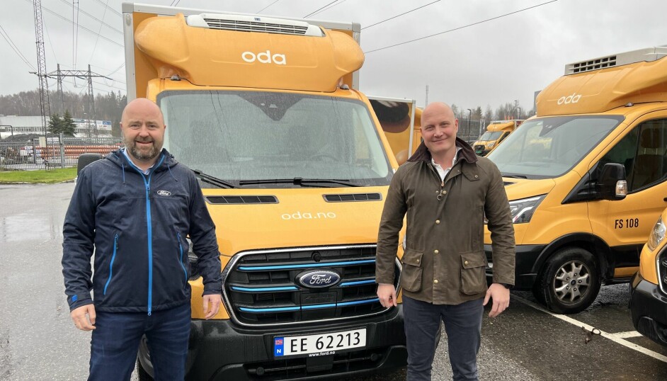 BETYDELIG AVTALE: Salgssjef for nyttekjøretøy i Ford Motor Norge, Espen Markussen og flåtesjef i Oda, Stian Stramrud.