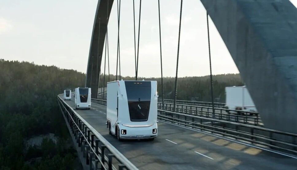 PÅ GRENSEN: Svenske Einride skal snart kjøre sine førerløse Pod'er på utvalgte deler av E6 mellom Gøteborg og Oslo i et forskningsprosjekt. Slik kan det se ut når de passerer Svinesund-brua. PÅ GRENSEN: Svenske Einride skal snart kjøre sine førerløse Pod'er på utvalgte deler av E6 mellom Gøteborg og Oslo i et forskningsprosjekt. Slik kan det se ut når de passerer Svinesund-brua.