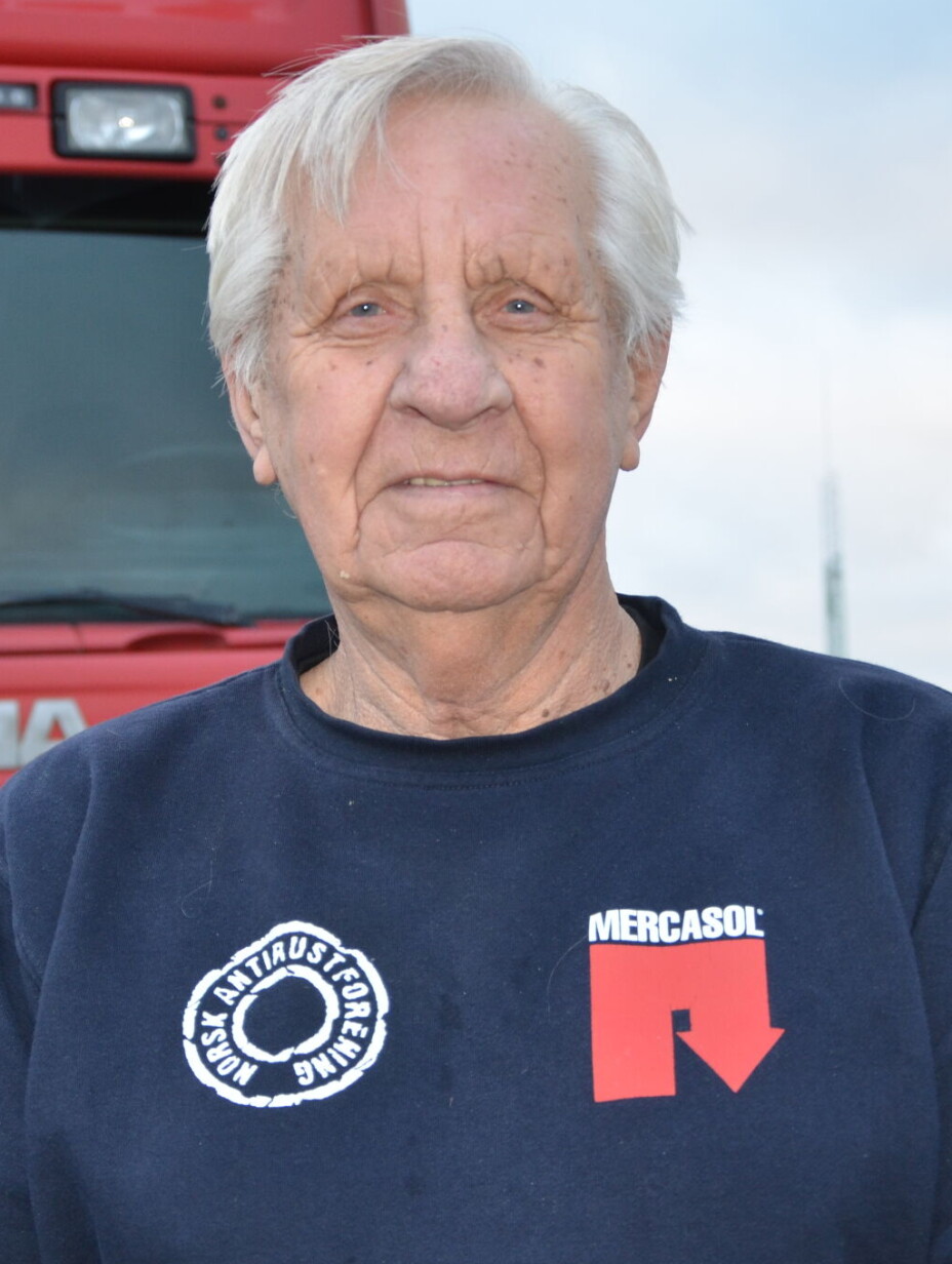 MAGIRUS: I den uftkjølte Magirusen var det så kaldt at jeg holdt på å fryse ihjel, sier Kjell. MAGIRUS: I den uftkjølte Magirusen var det så kaldt at jeg holdt på å fryse ihjel, sier Kjell.
