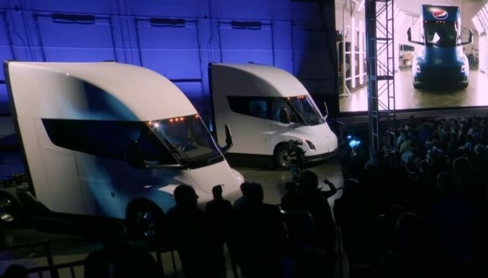 KLARE FOR TEST: Tesla har bekreftet at de skal vise frem Semi på IAA i Hannover, og nå bekrefter arrangøren at besøkende også kan prøvekjøre Tesla Semi (her avbildet på en lanseringsfest i USA).
