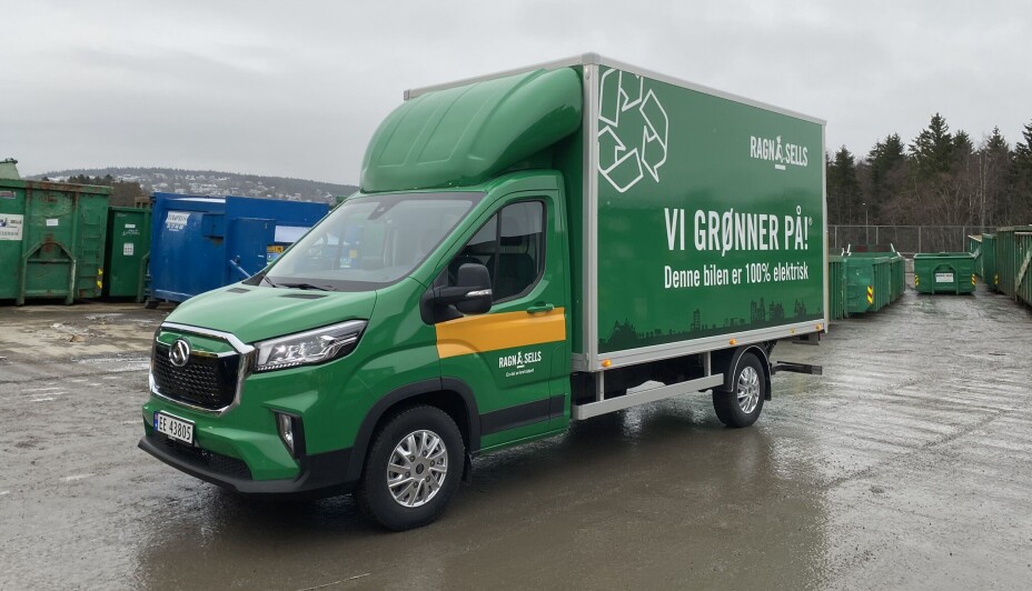 ELEKTRISK: På bildet ser du en av Ragn-Sells sine elektriske skapbiler, som benyttes på kortere avstander. Foto: Ragn-Sells ELEKTRISK: På bildet ser du en av Ragn-Sells sine elektriske skapbiler, som benyttes på kortere avstander. Foto: Ragn-Sells