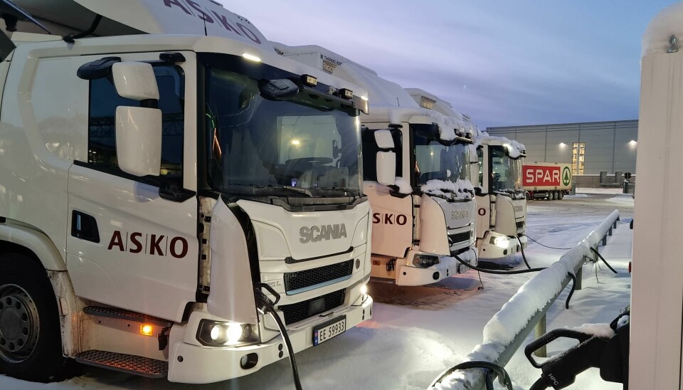 PÅFYLL: ABB leverer ladeinfrastruktur for elektriske lastebiler til ASKOs hovedlager i Vestby.