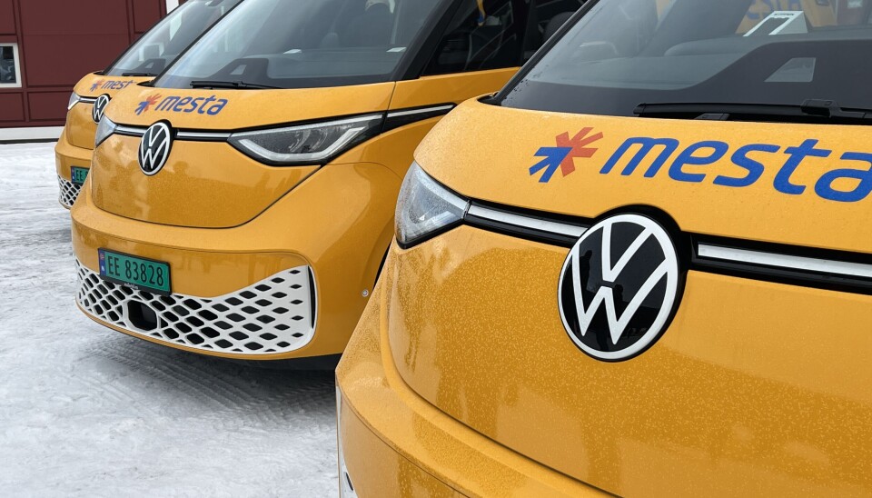 KLARE FOR VEIEN: De første totalt 60 ID. Buzz Cargo i Mesta-drakt ruller ut på veiene i disse dager. KLARE FOR VEIEN: De første totalt 60 ID. Buzz Cargo i Mesta-drakt ruller ut på veiene i disse dager.
