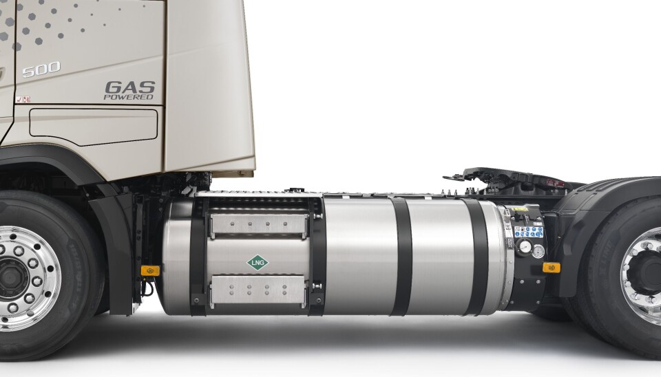 Gassdrevne varianter leveres av modellene FM, FH og FH Aero, tilgengelig i 4×2, 6×2 og 6×4, både trekkvogner og lastebiler, godkjent for totalvekter opptil 60 tonn.