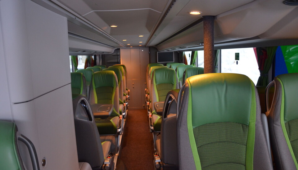 KOMFORT: Det er god komfort i dobbeltdekkeren fra Setra. KOMFORT: Det er god komfort i dobbeltdekkeren fra Setra.