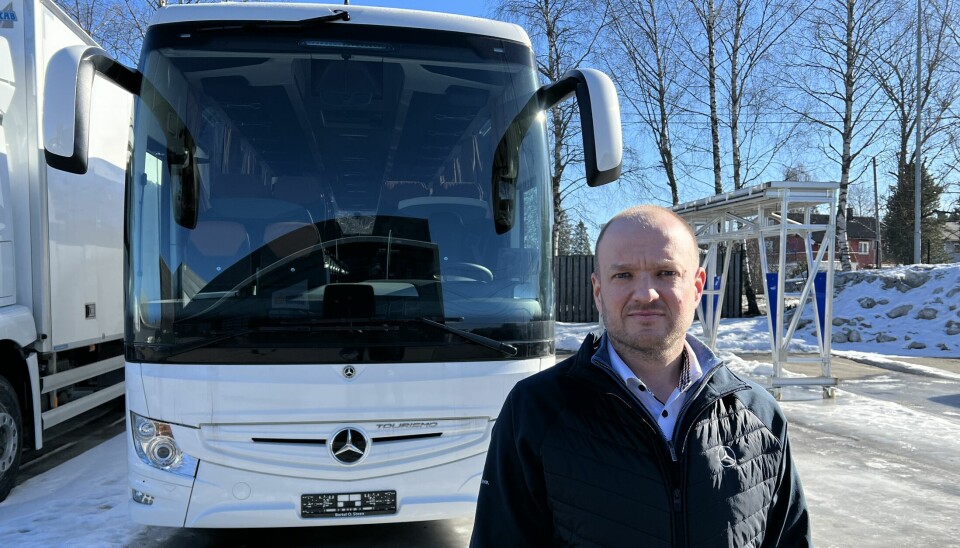 MYE PÅ GANG: Jon Øivind Rist, salgsdirektør for buss i Bertel O. Steen Lastebil og Buss.